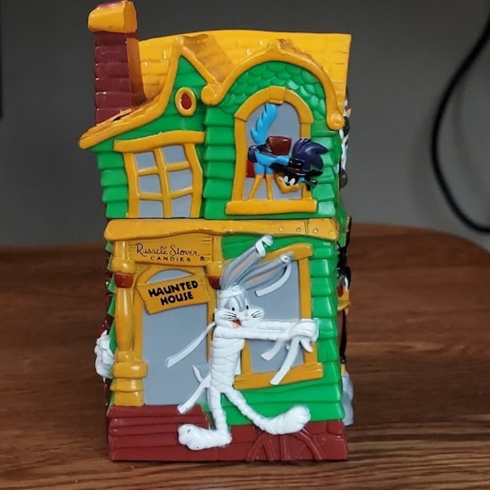 Russell Stover Looney Tunes Haunted House Bugs Bunny Halloween 1997 Container